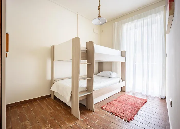 Komis House - Cozy Stay Near Metro